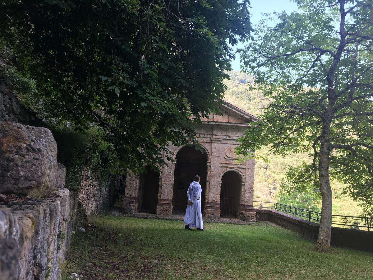 MONASTERIO de SANTA MARÍA DE VALVANERA Anguiano Exterior foto