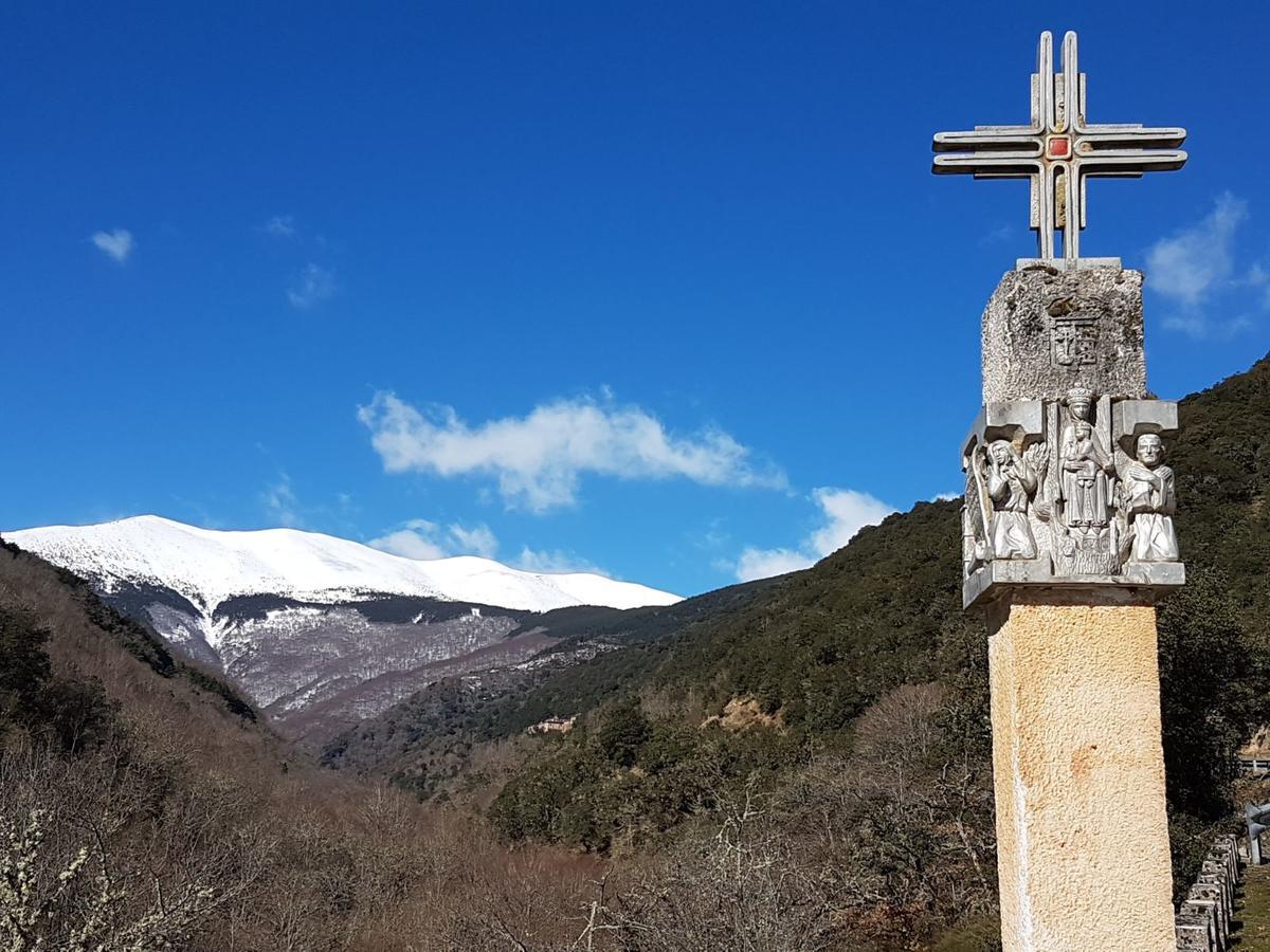 MONASTERIO de SANTA MARÍA DE VALVANERA Anguiano Exterior foto