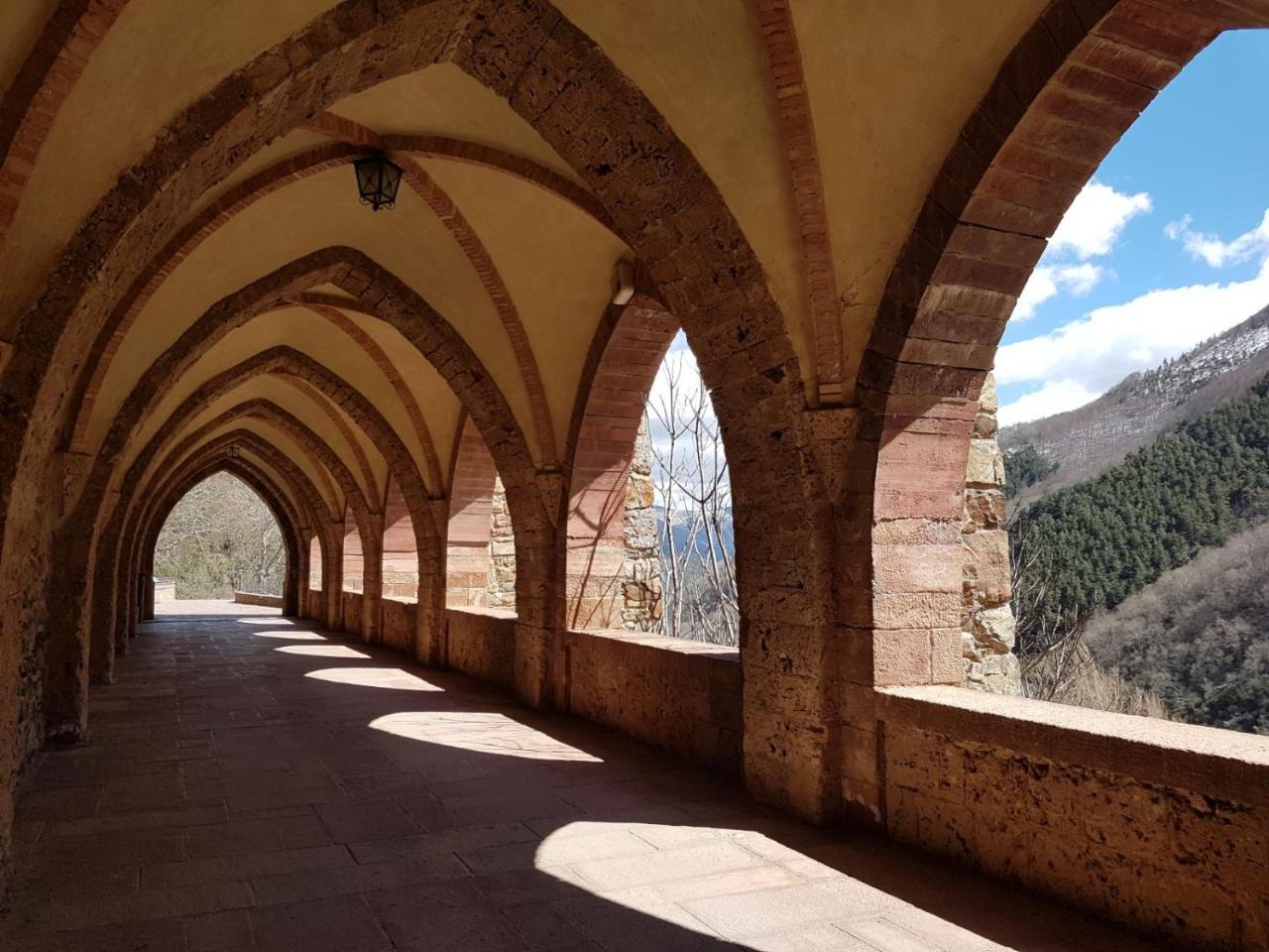MONASTERIO de SANTA MARÍA DE VALVANERA Anguiano Exterior foto